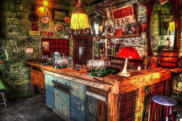 Los mejores pubs en ruinas de Budapest y dónde encontrarlos [con MAP]
