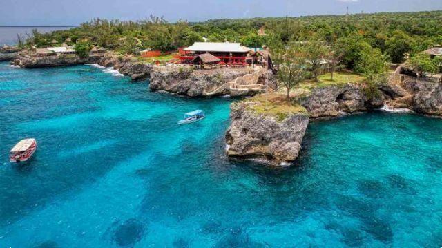 Viaje a Jamaica entre sus mil tonos de azul